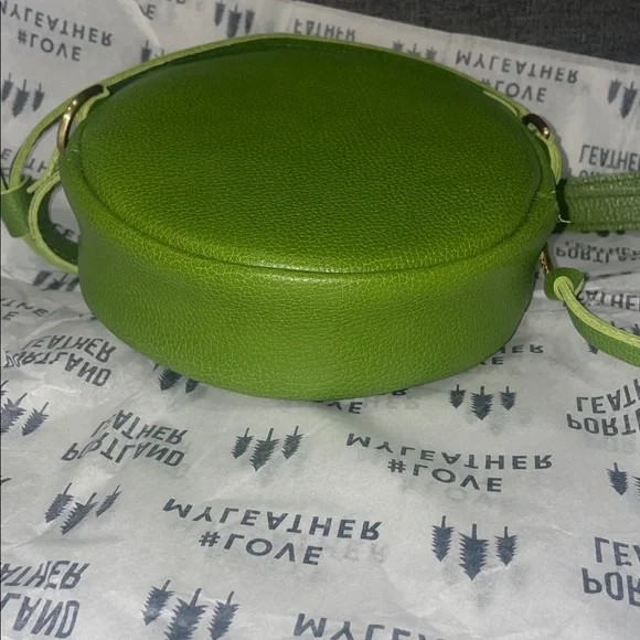 Portland Leather MANTIS Small Circle Crossbody - Picture 6 of 11